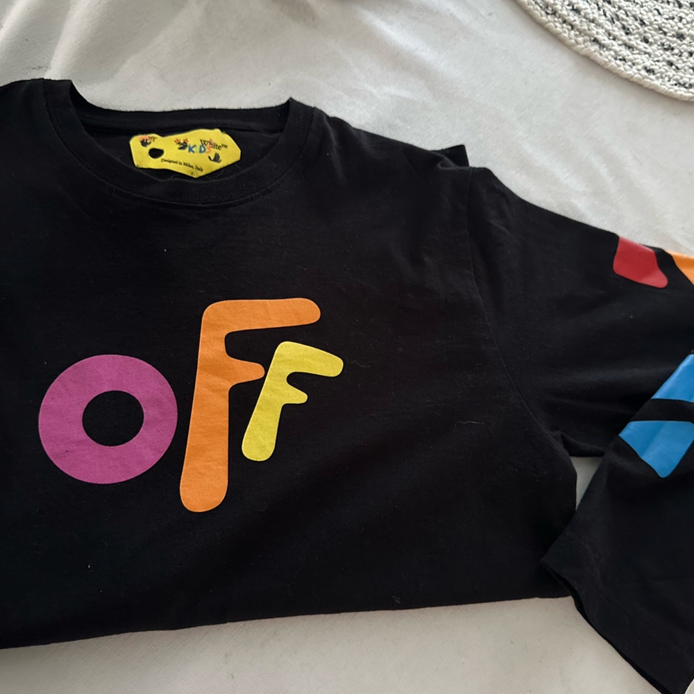 Boys off white long sleeve tee